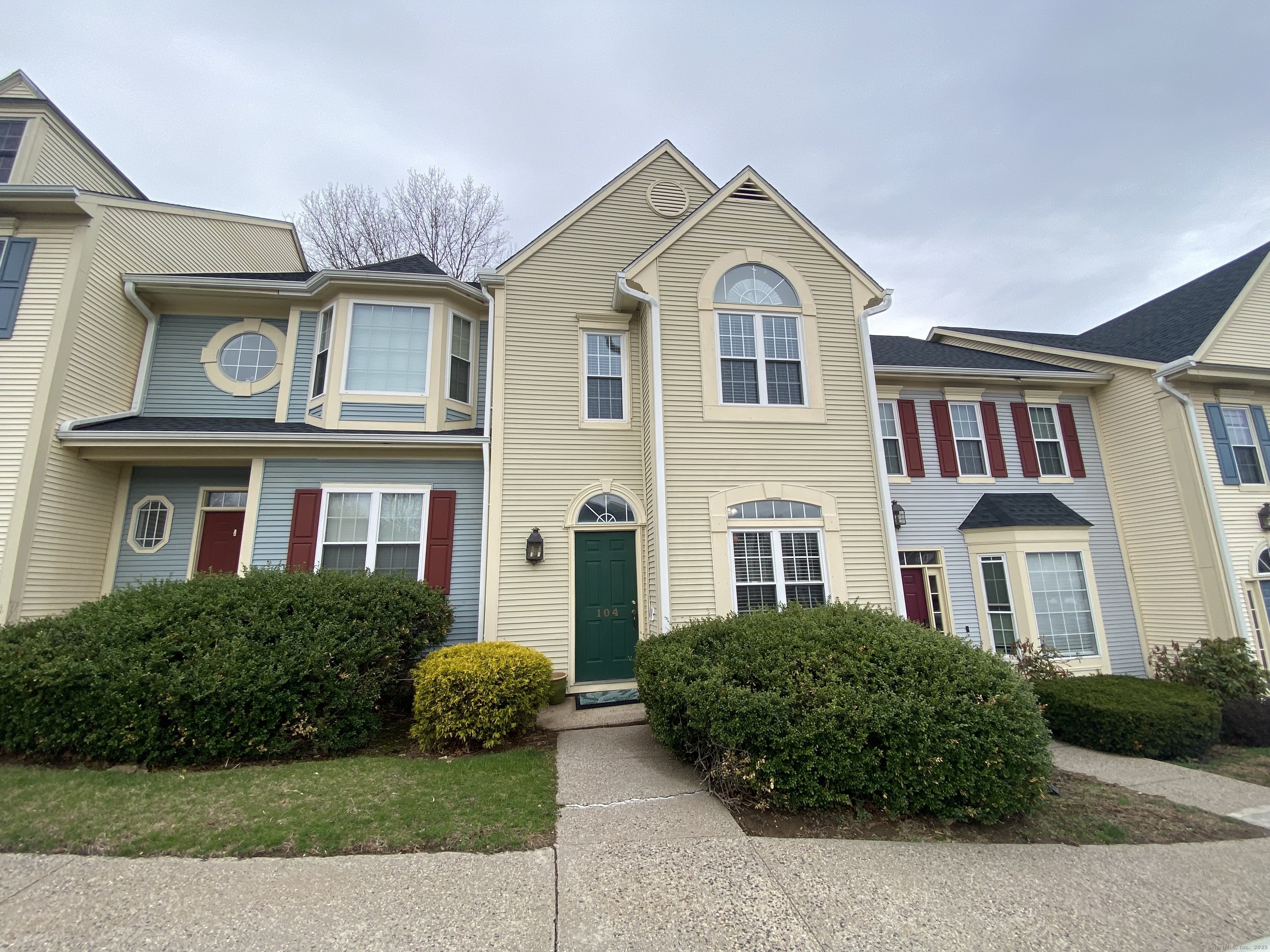 Cambridge Commons 104, Middletown, Connecticut - 2 Bedrooms  
2 Bathrooms  
7 Rooms - 