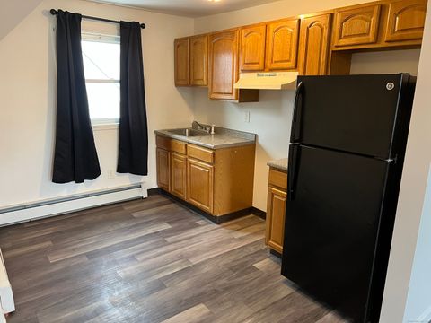 4 Magnolia Street 3 Hartford CT 06112