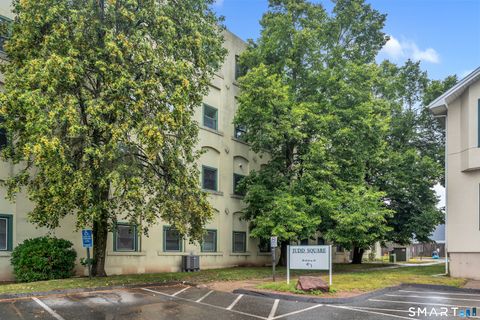 Condo For Sale - 46 S Cherry Street #328<br/> Wallingford, CT 06492