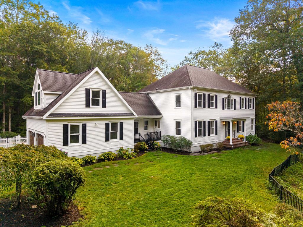 Photo of 23 Horsebarn Lane, Madison, CT 06443 (MLS # 24132133)