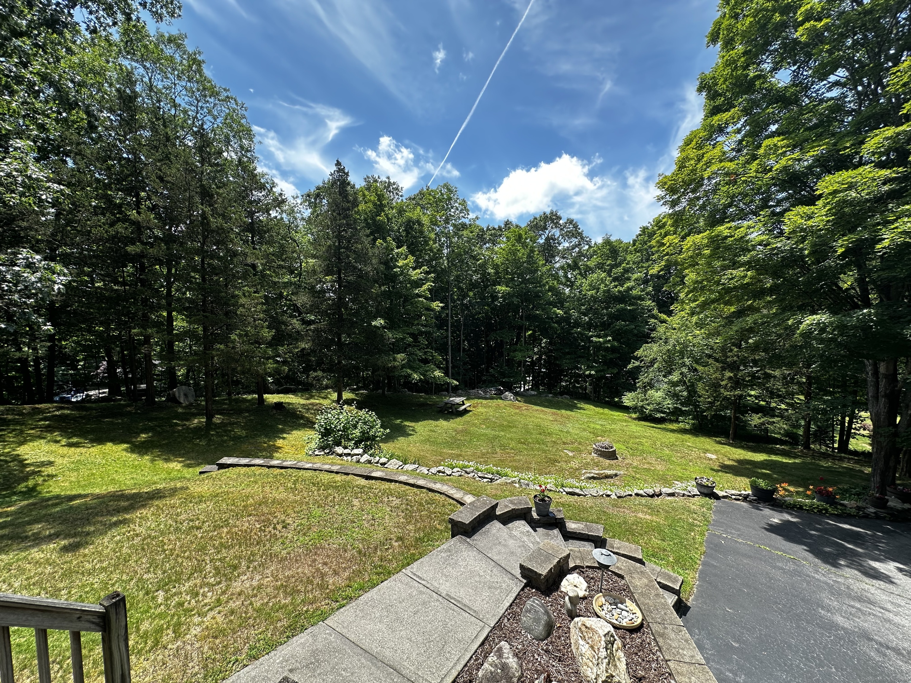 Montville, Connecticut 06370, United States, 2 Bedrooms Bedrooms, ,2 BathroomsBathrooms,Residential,Coming Soon,162824