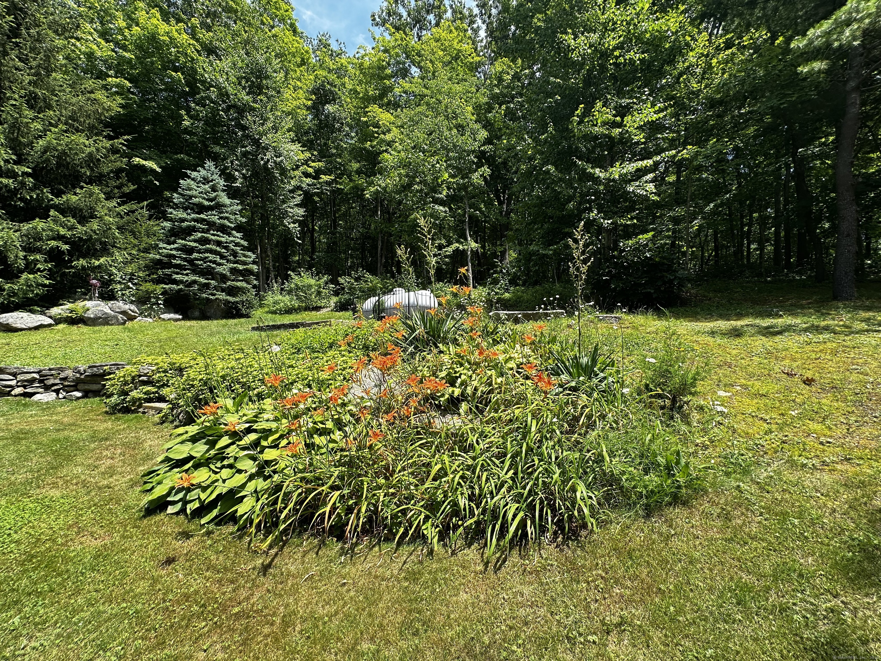 Montville, Connecticut 06370, United States, 2 Bedrooms Bedrooms, ,2 BathroomsBathrooms,Residential,Coming Soon,162824