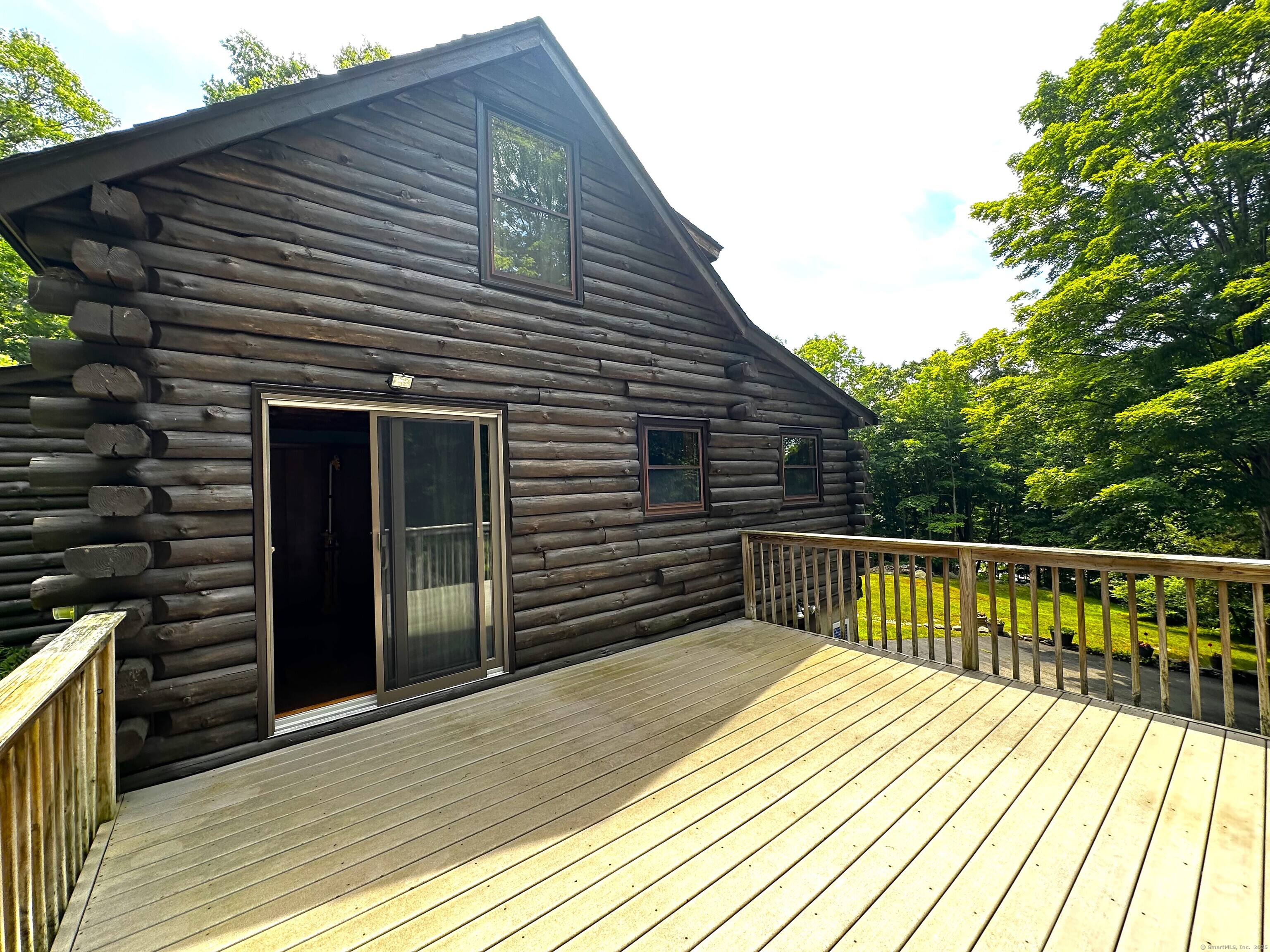 Montville, Connecticut 06370, United States, 2 Bedrooms Bedrooms, ,2 BathroomsBathrooms,Residential,Coming Soon,162824