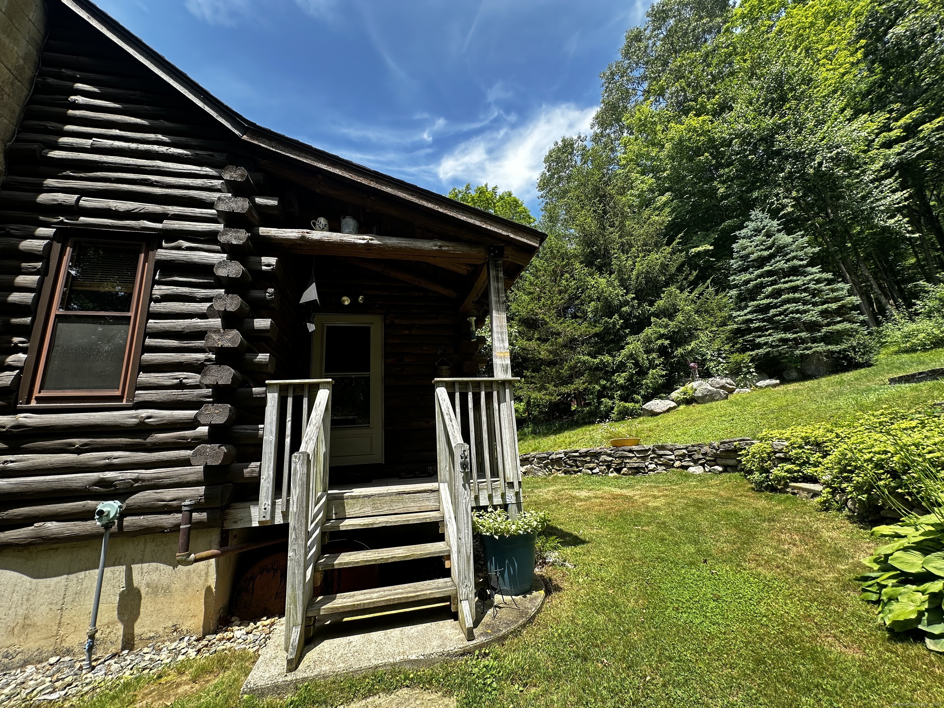 Montville, Connecticut 06370, United States, 2 Bedrooms Bedrooms, ,2 BathroomsBathrooms,Residential,Coming Soon,162824