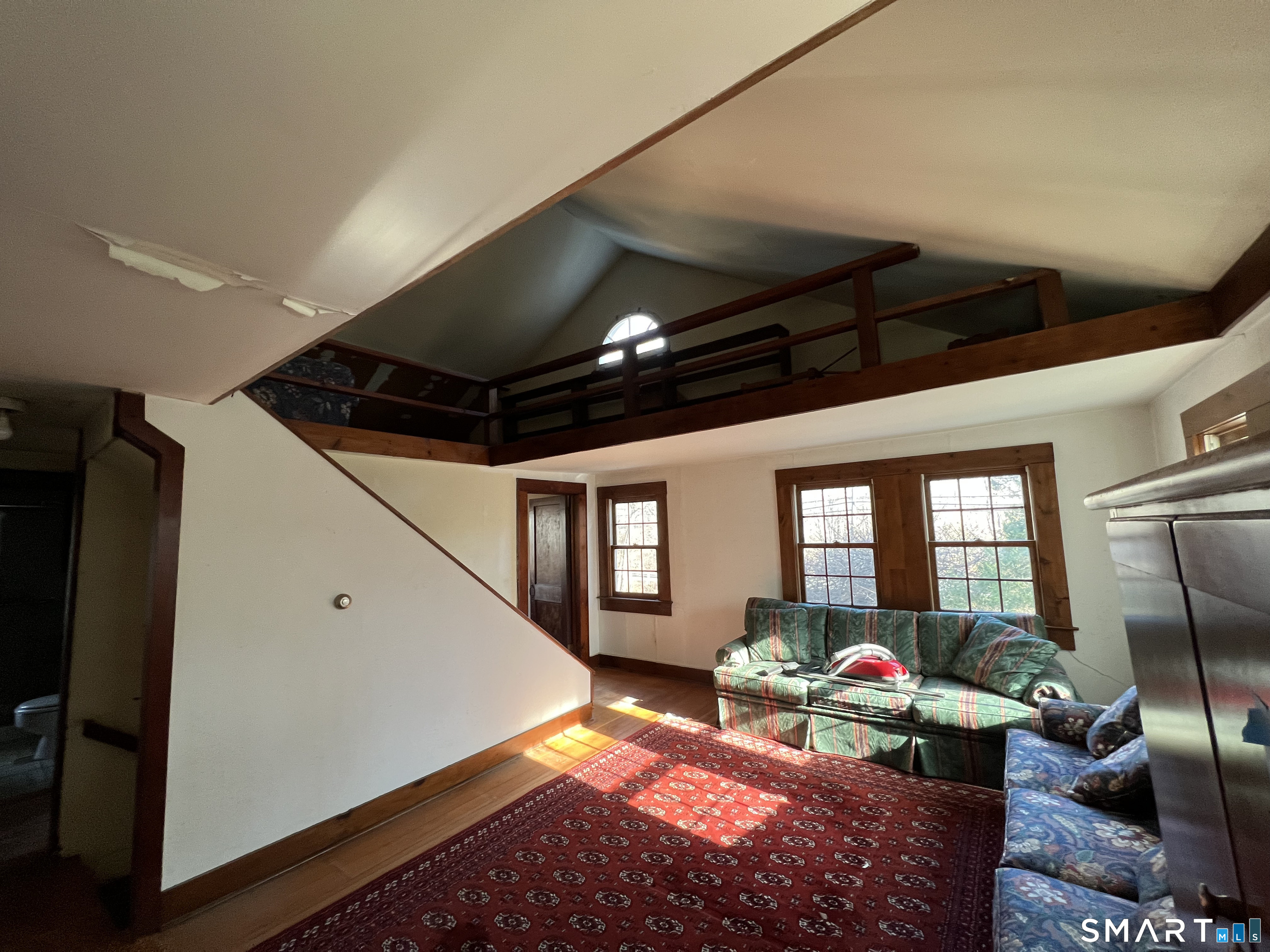 290 Newtown Turnpike