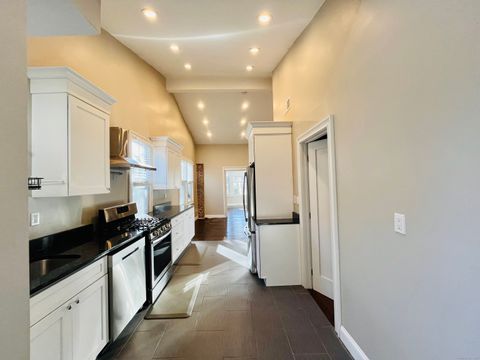 Tiny photo for 597 Chapel Street #2FR, New Haven, CT 06511 (MLS # 24142490)