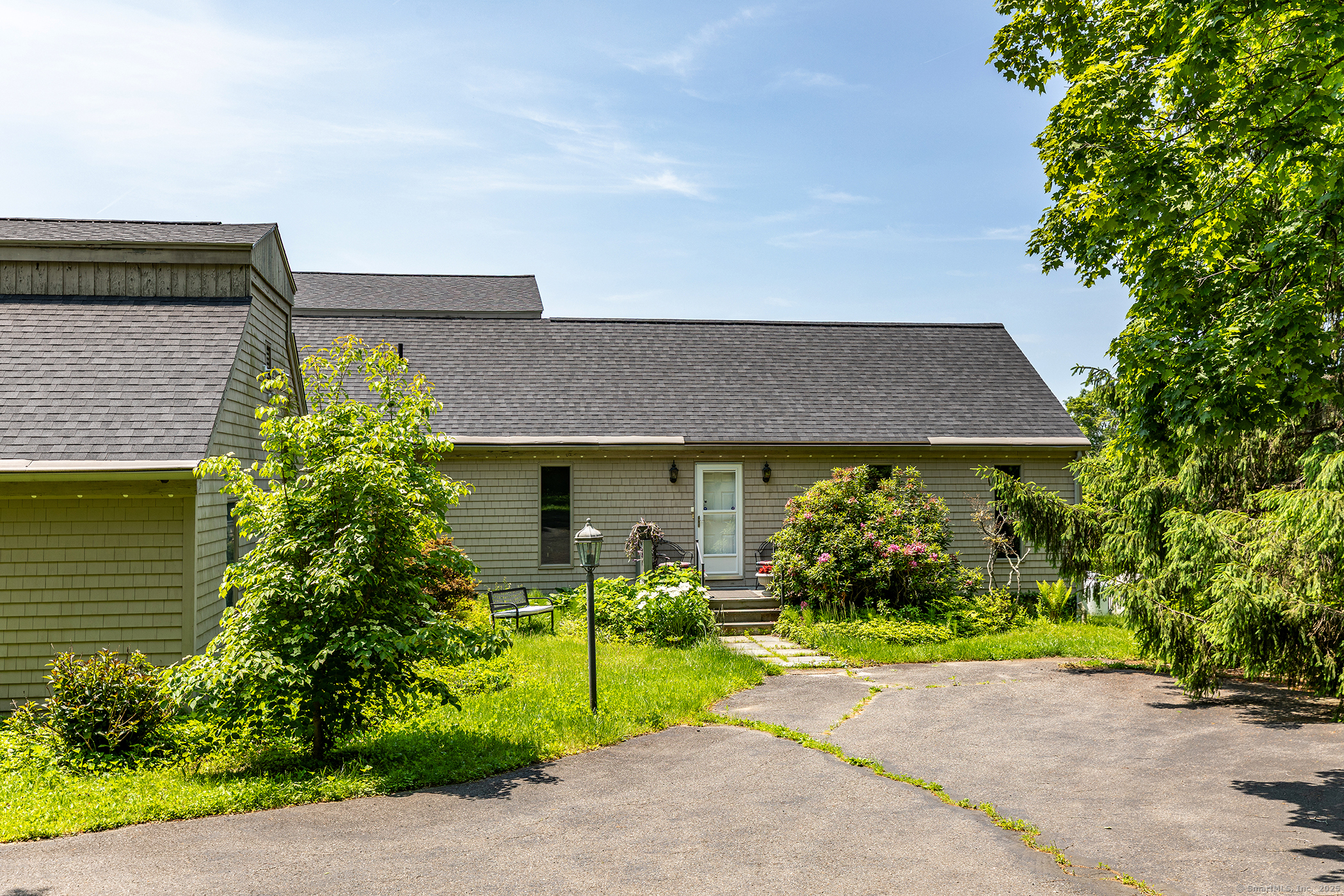 173 Beach Hill Road East