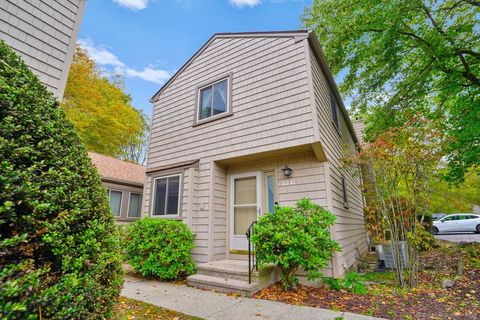 Photo of 33 Happy Hollow Circle #C, Stratford, CT 06614 (MLS # 24134210)