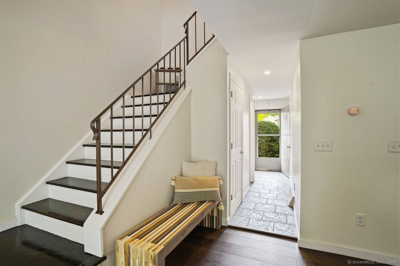 33 Happy Hollow Circle C