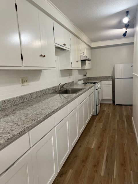 42 Babcock Street Hartford CT 06106