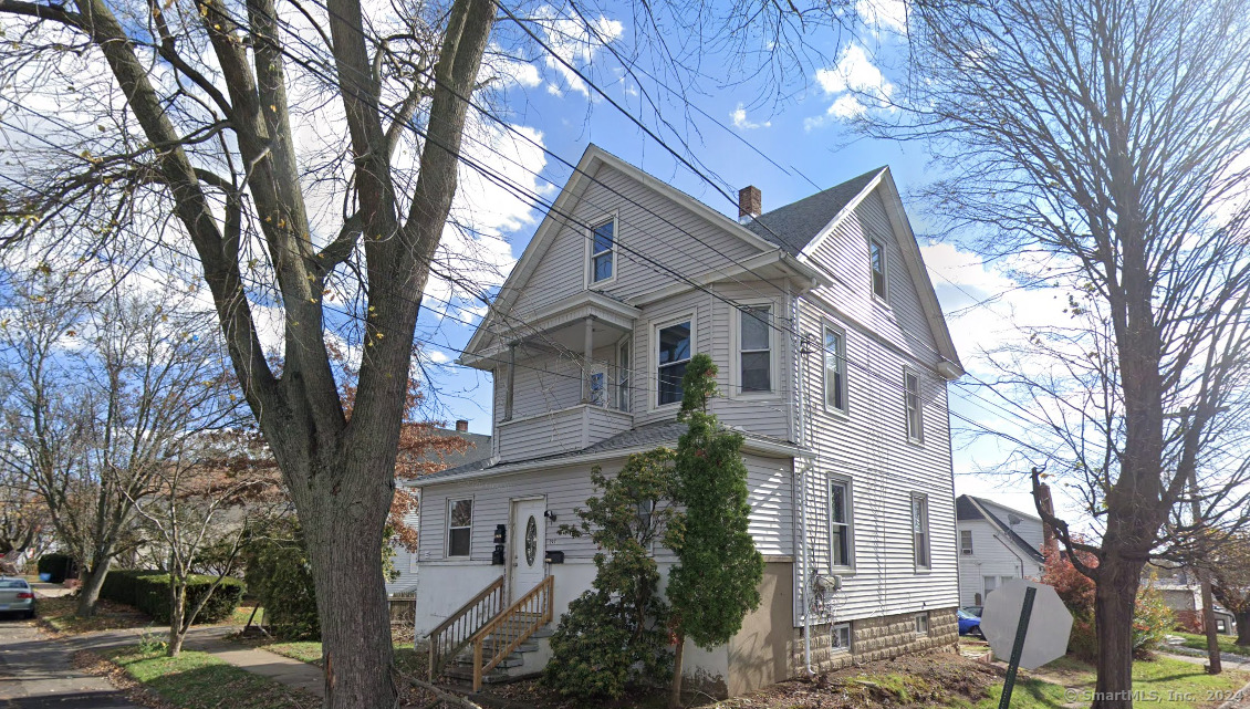 Rental Property at 197 Jackson Avenue 2nd Fl, Stratford, Connecticut - Bedrooms: 3 
Bathrooms: 2 
Rooms: 9  - $2,800 MO.