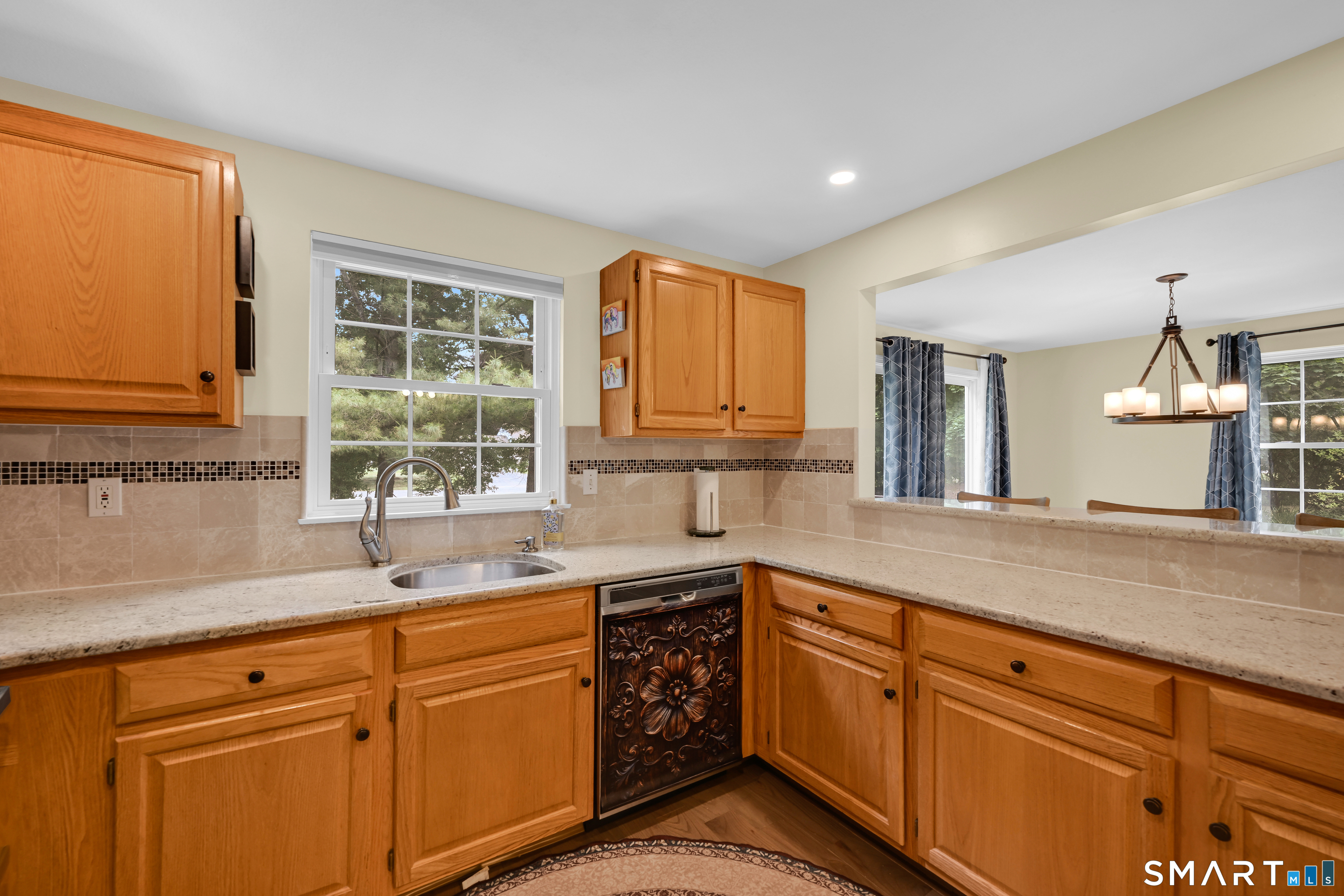 2202 Meadowview Drive 2202