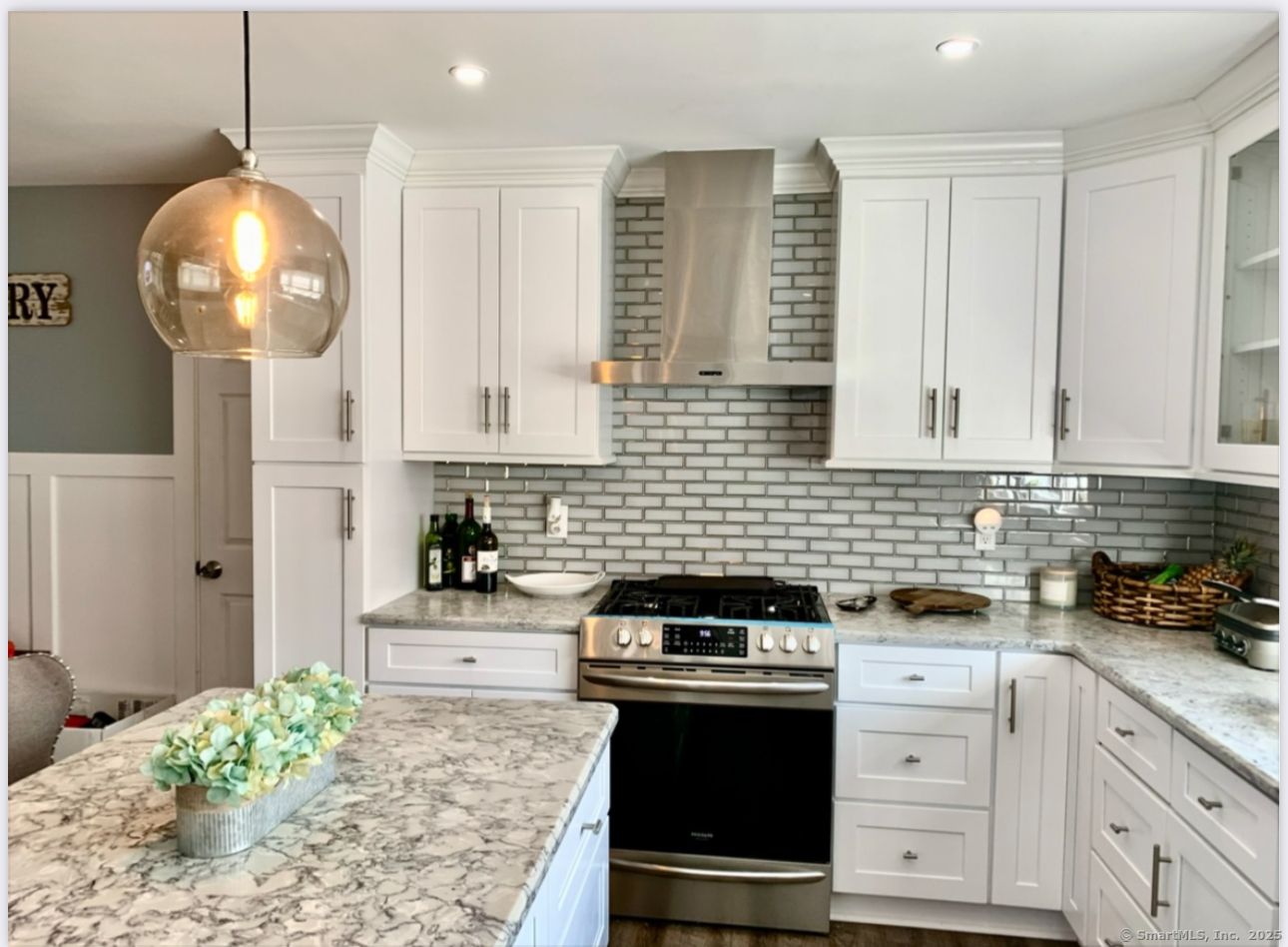 East Hartford, Connecticut 06118, United States, 3 Bedrooms Bedrooms, ,2 BathroomsBathrooms,Residential,Pending,99873