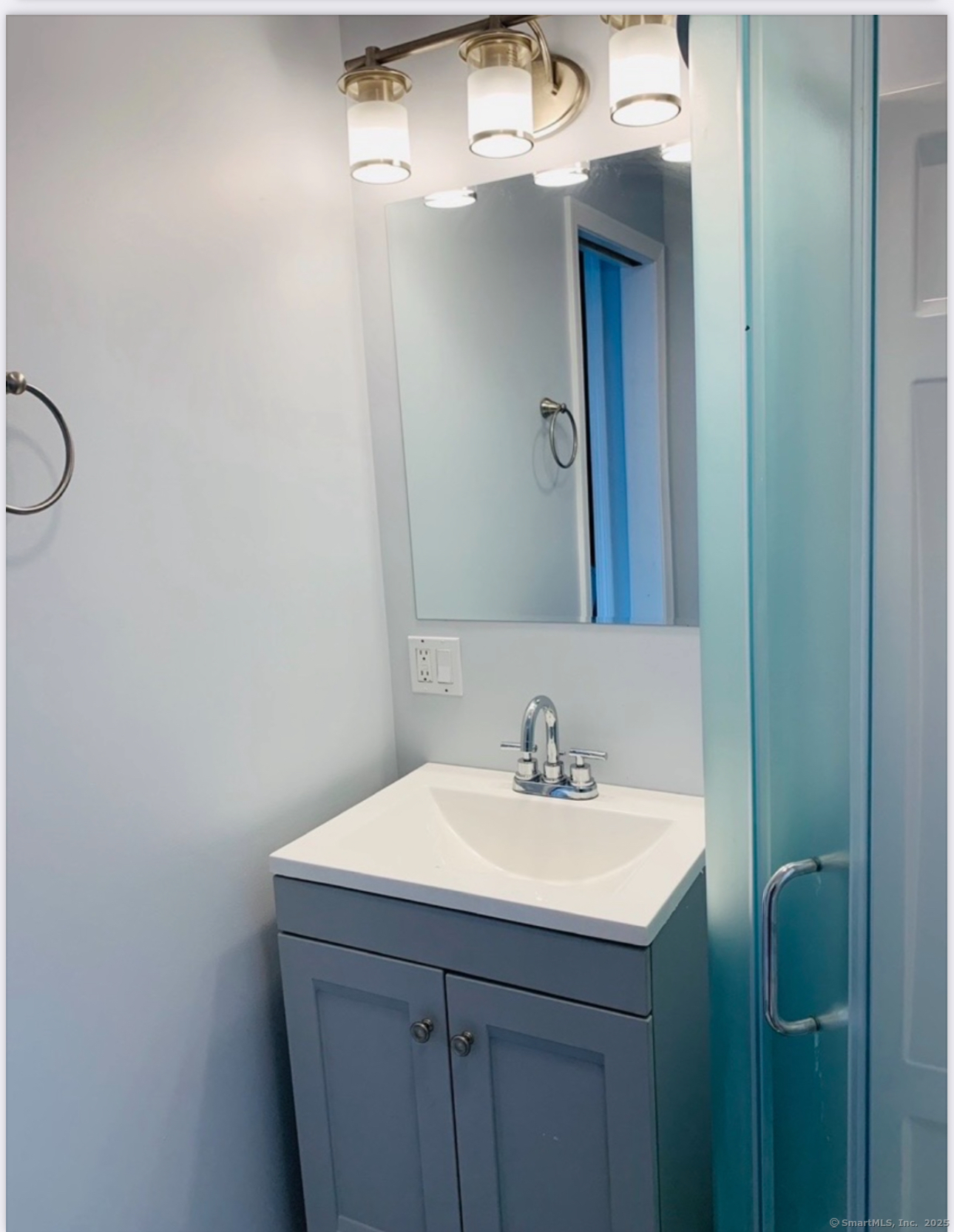 East Hartford, Connecticut 06118, United States, 3 Bedrooms Bedrooms, ,2 BathroomsBathrooms,Residential,Pending,99873