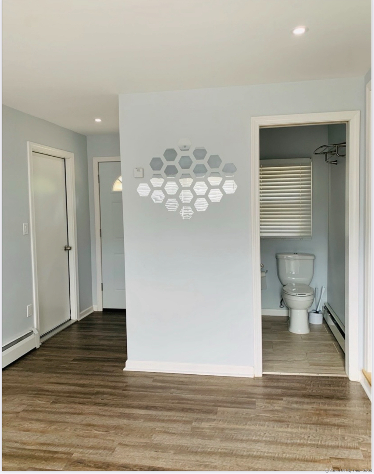 East Hartford, Connecticut 06118, United States, 3 Bedrooms Bedrooms, ,2 BathroomsBathrooms,Residential,Pending,99873