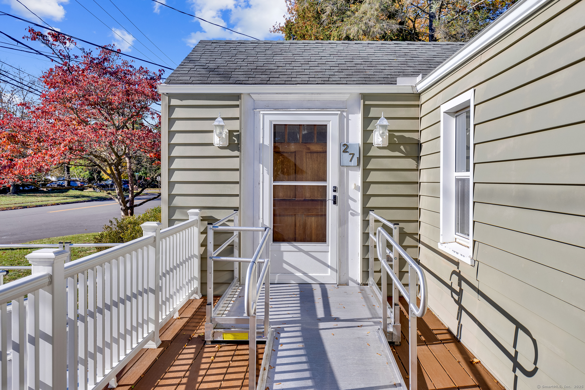 271 West River Street