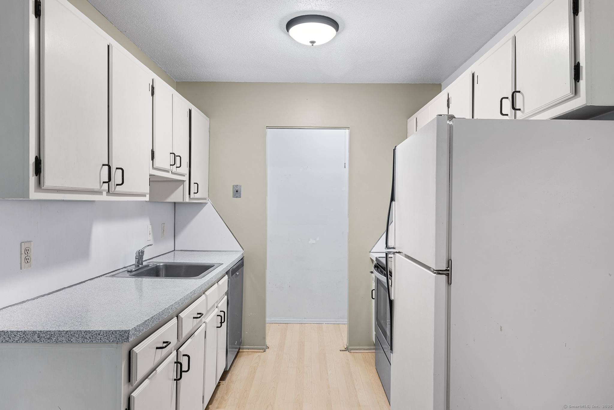 86 Buddington Road #APT 8, Groton, Connecticut image 9