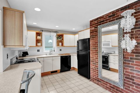 Tiny photo for 189 Redstone Hill Road #7, Bristol, CT 06010 (MLS # 24127101)