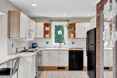 Tiny photo for 189 Redstone Hill Road #7, Bristol, CT 06010 (MLS # 24127101)