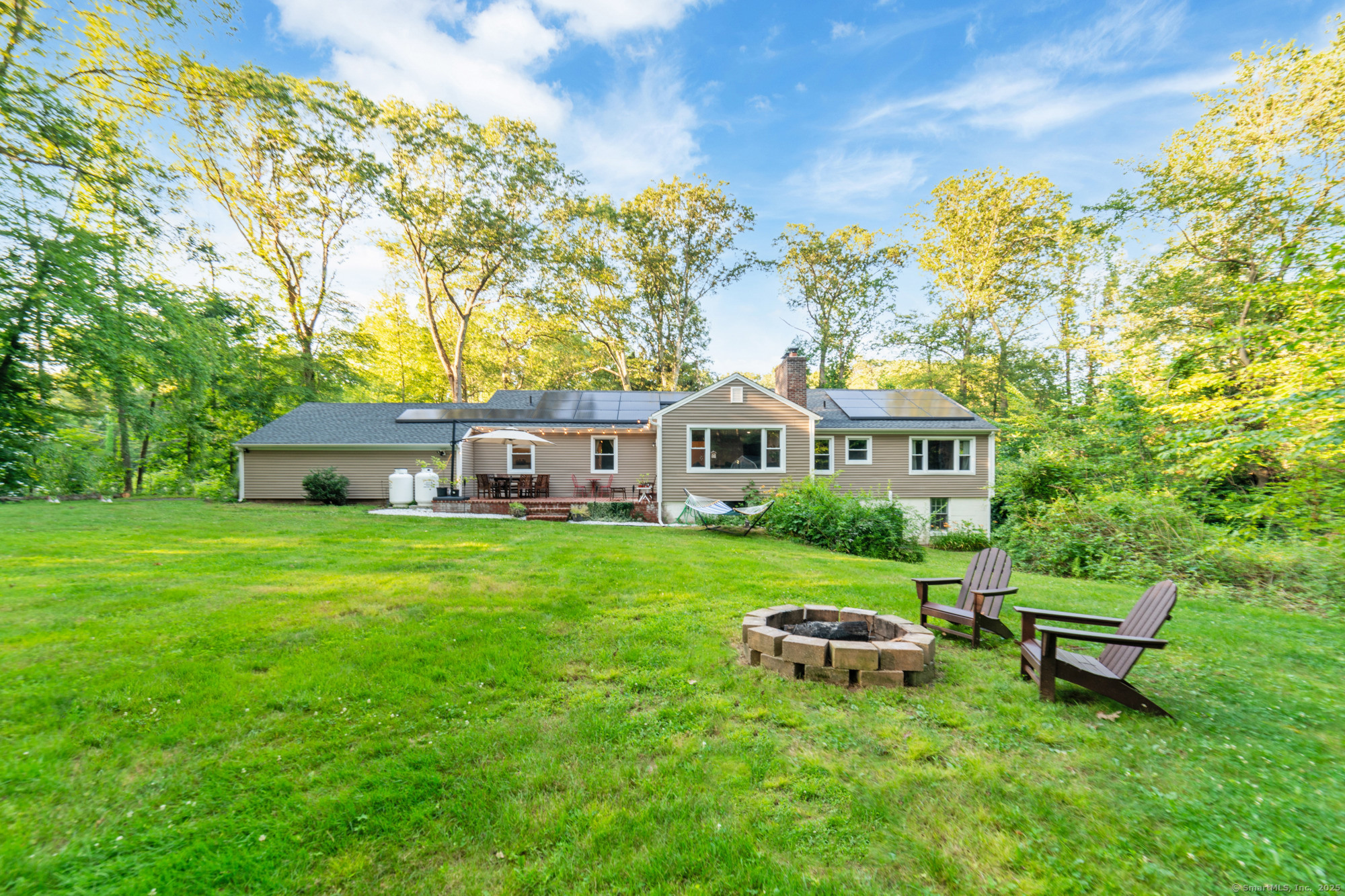 Oxford, Connecticut 06478, United States, 4 Bedrooms Bedrooms, ,3 BathroomsBathrooms,Residential,Active,165101