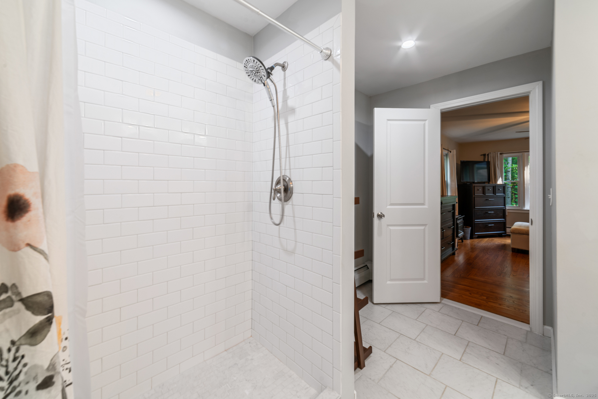 Oxford, Connecticut 06478, United States, 4 Bedrooms Bedrooms, ,3 BathroomsBathrooms,Residential,Active,165101