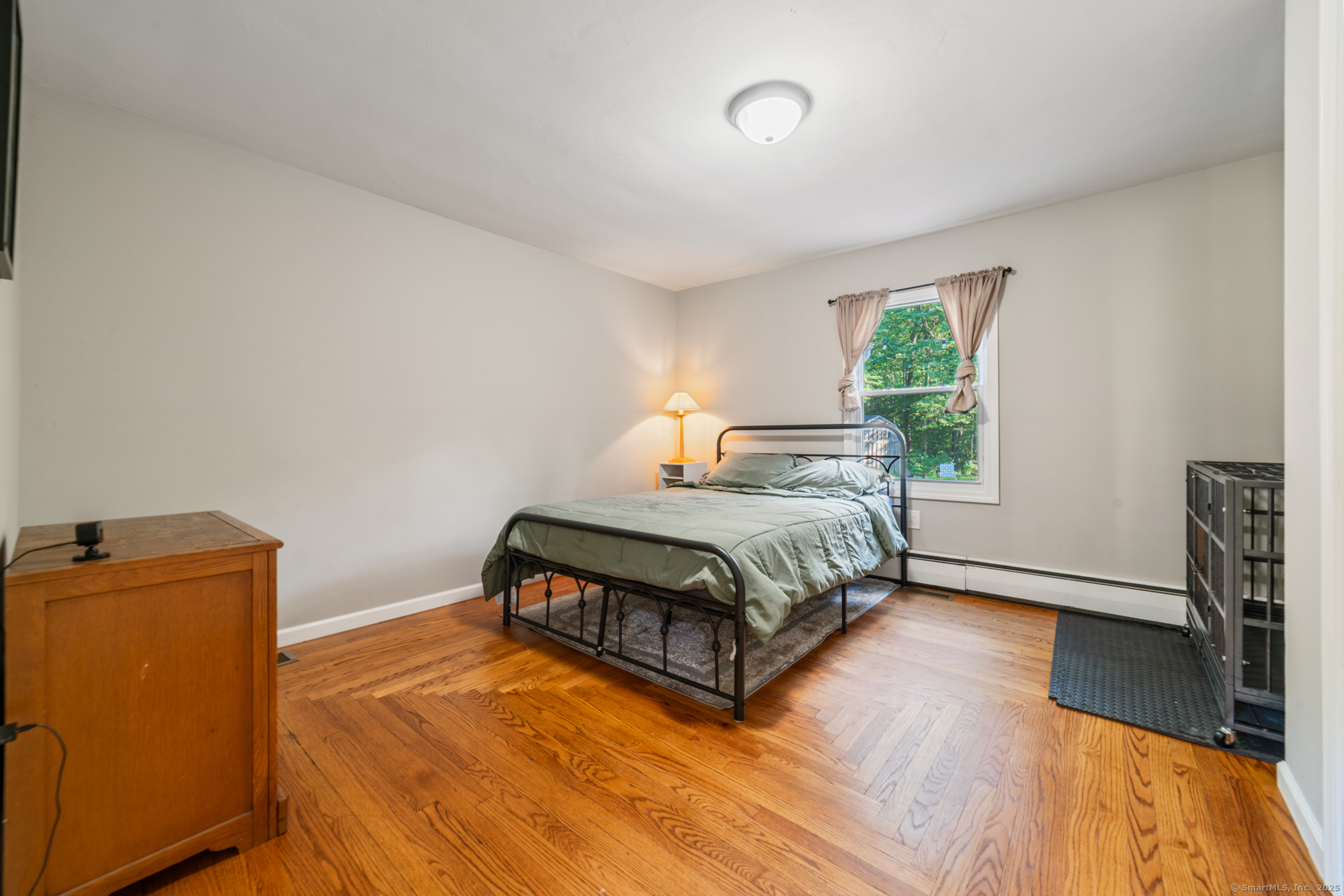 Oxford, Connecticut 06478, United States, 4 Bedrooms Bedrooms, ,3 BathroomsBathrooms,Residential,Active,165101