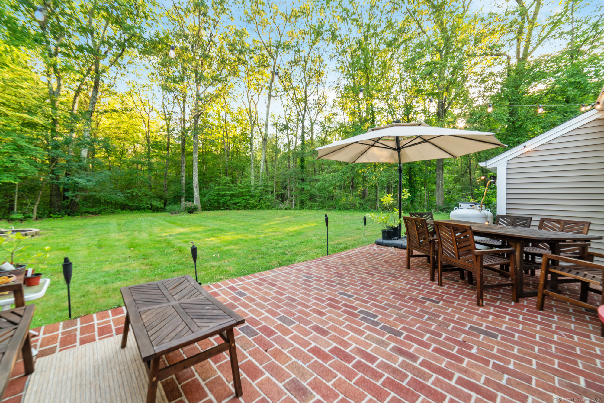 Oxford, Connecticut 06478, United States, 4 Bedrooms Bedrooms, ,3 BathroomsBathrooms,Residential,Active,165101