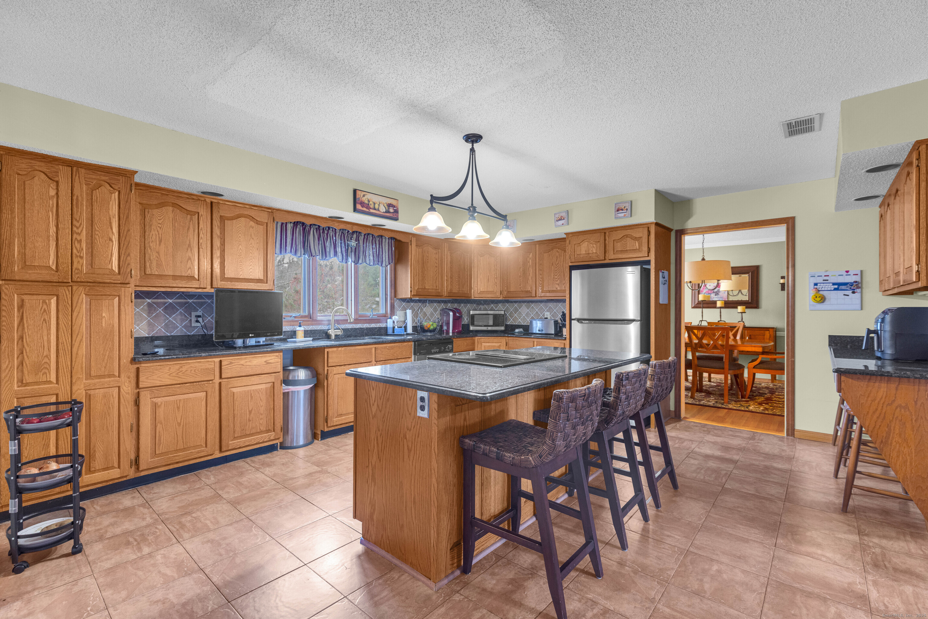 2080 Poquonock Avenue