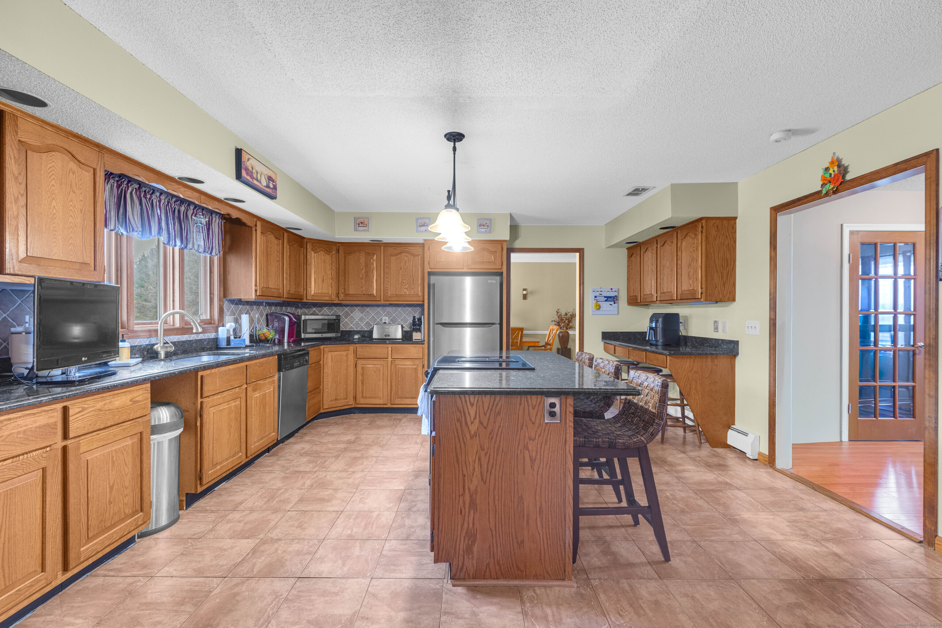 2080 Poquonock Avenue