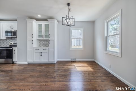 Tiny photo for 5 Lindsley Place, Stratford, CT 06614 (MLS # 24162860)