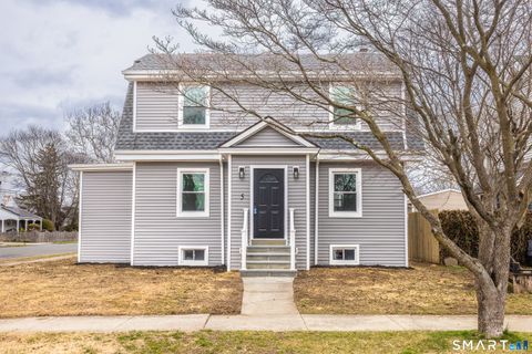 Photo of 5 Lindsley Place, Stratford, CT 06614 (MLS # 24162860)