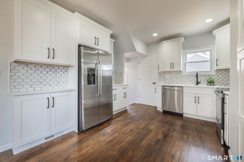 Tiny photo for 5 Lindsley Place, Stratford, CT 06614 (MLS # 24162860)