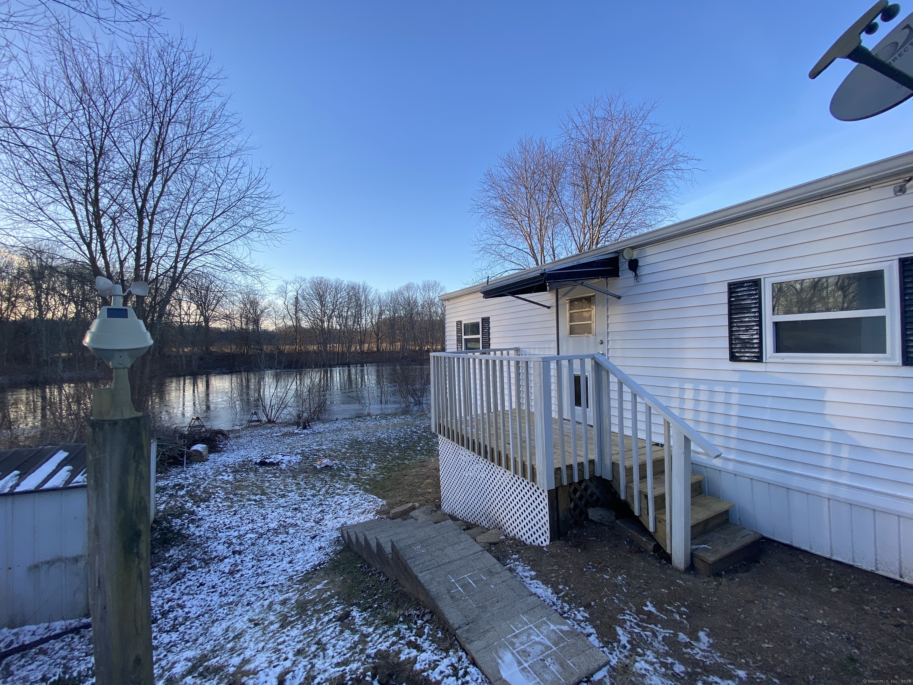 252 Old Canterbury Turnpike 17, Norwich, Connecticut - 2 Bedrooms  
1 Bathrooms  
4 Rooms - 