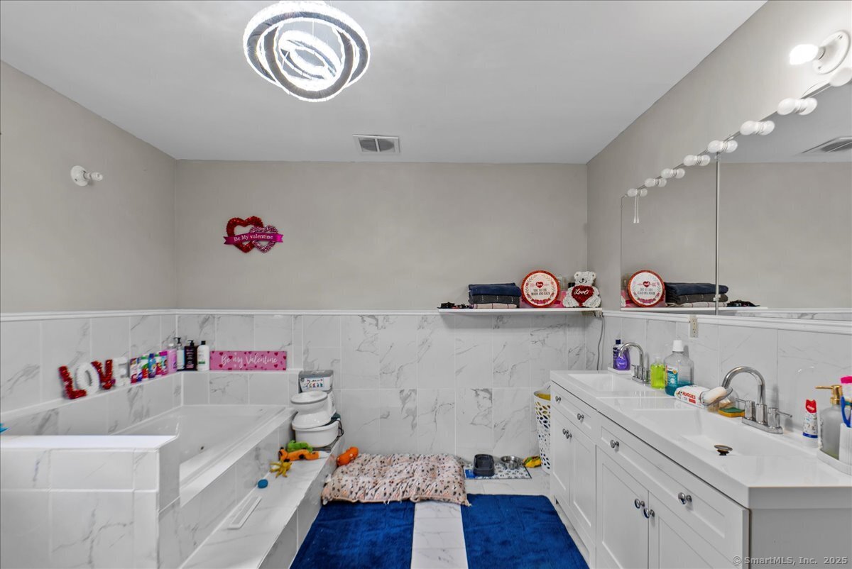 146 Whitewood Road, Torrington, Connecticut image 25