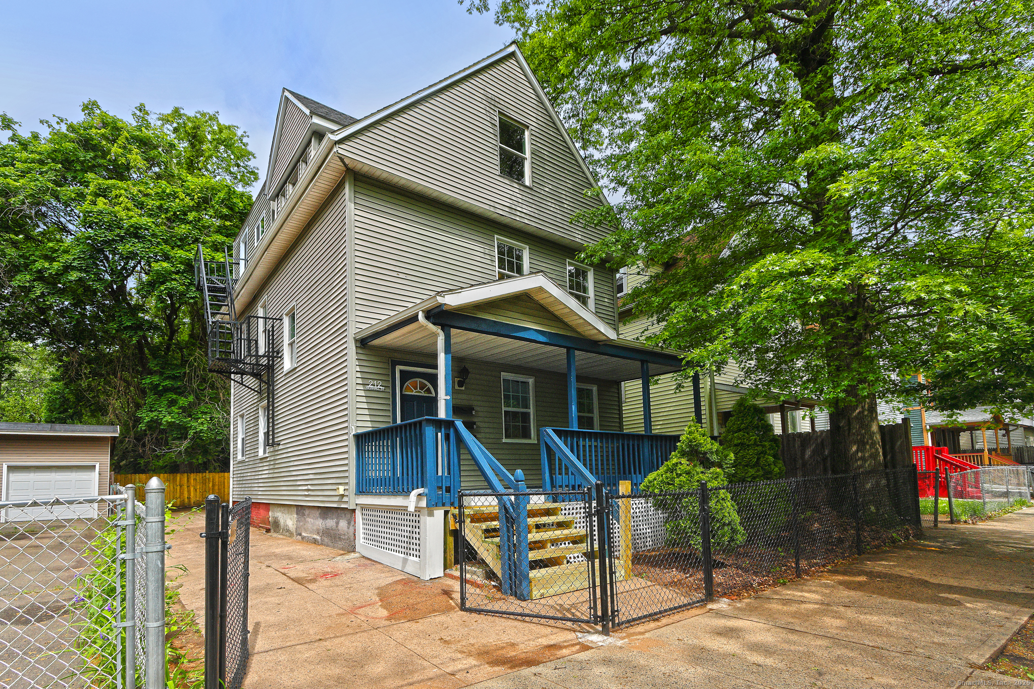 Property for Sale at Newhall Street, New Haven, Connecticut - Bedrooms: 5 
Bathrooms: 3 
Rooms: 9  - $399,000