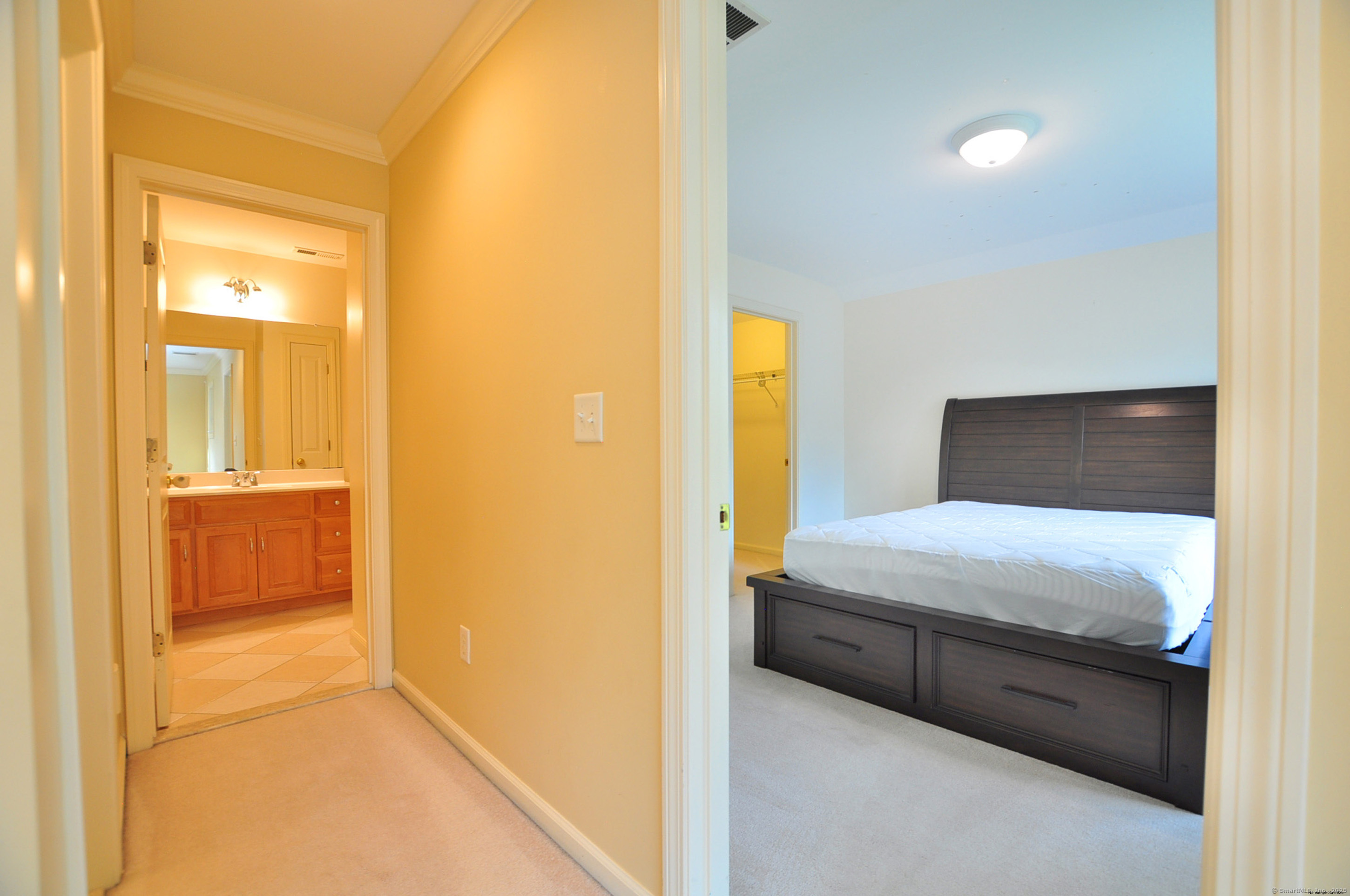 Farmington, Connecticut 06032, United States, 2 Bedrooms Bedrooms, ,3 BathroomsBathrooms,Residential,Coming Soon,192753