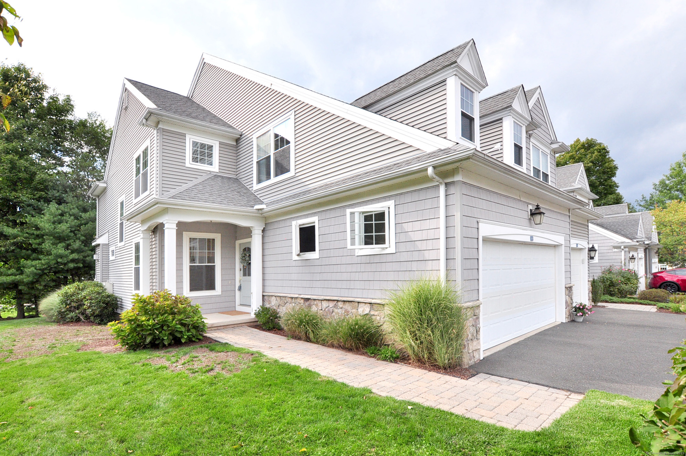 Farmington, Connecticut 06032, United States, 2 Bedrooms Bedrooms, ,3 BathroomsBathrooms,Residential,Coming Soon,192753