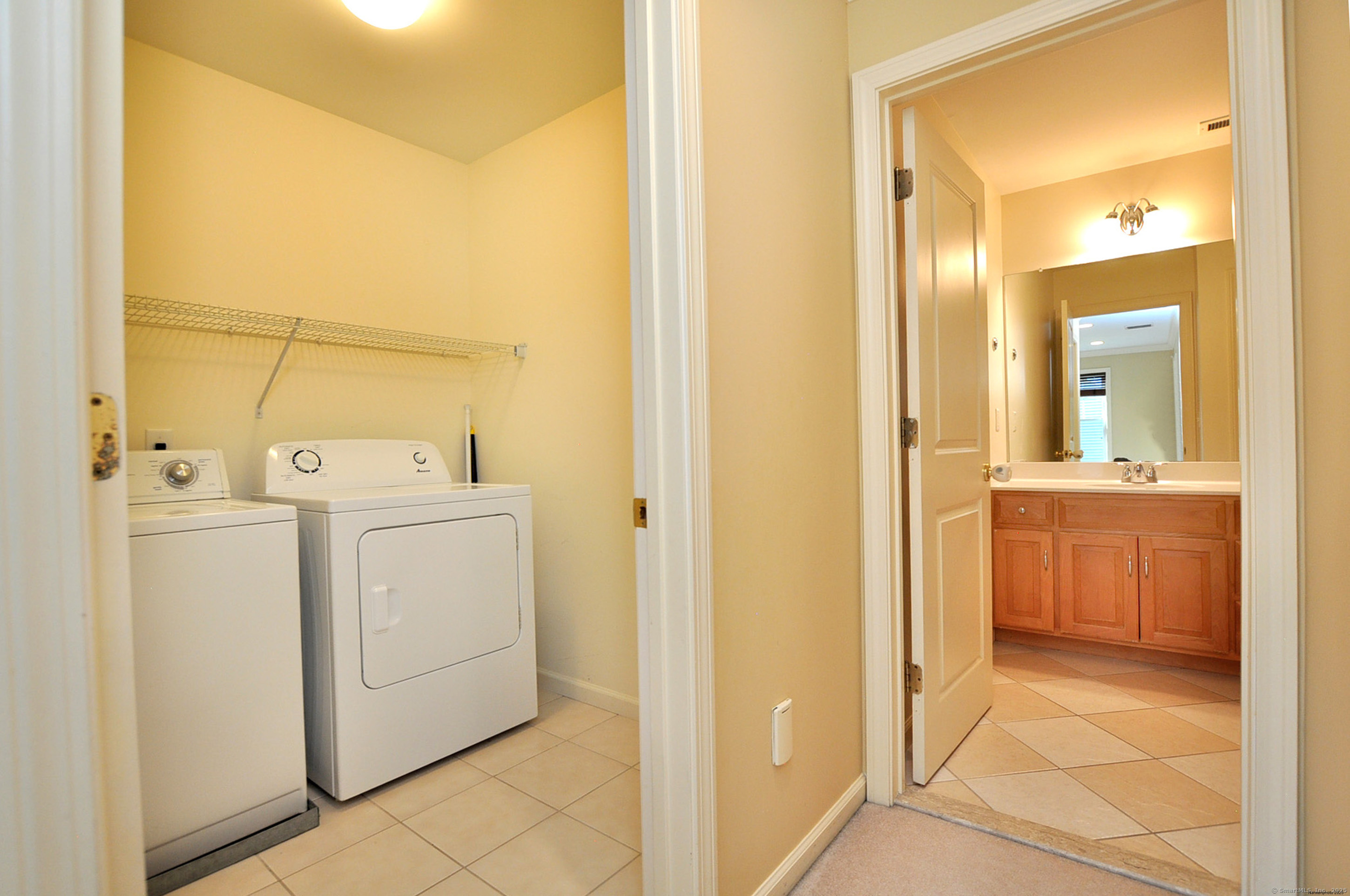 Farmington, Connecticut 06032, United States, 2 Bedrooms Bedrooms, ,3 BathroomsBathrooms,Residential,Coming Soon,192753