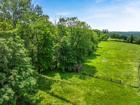 Curtiss Road Warren CT 06777