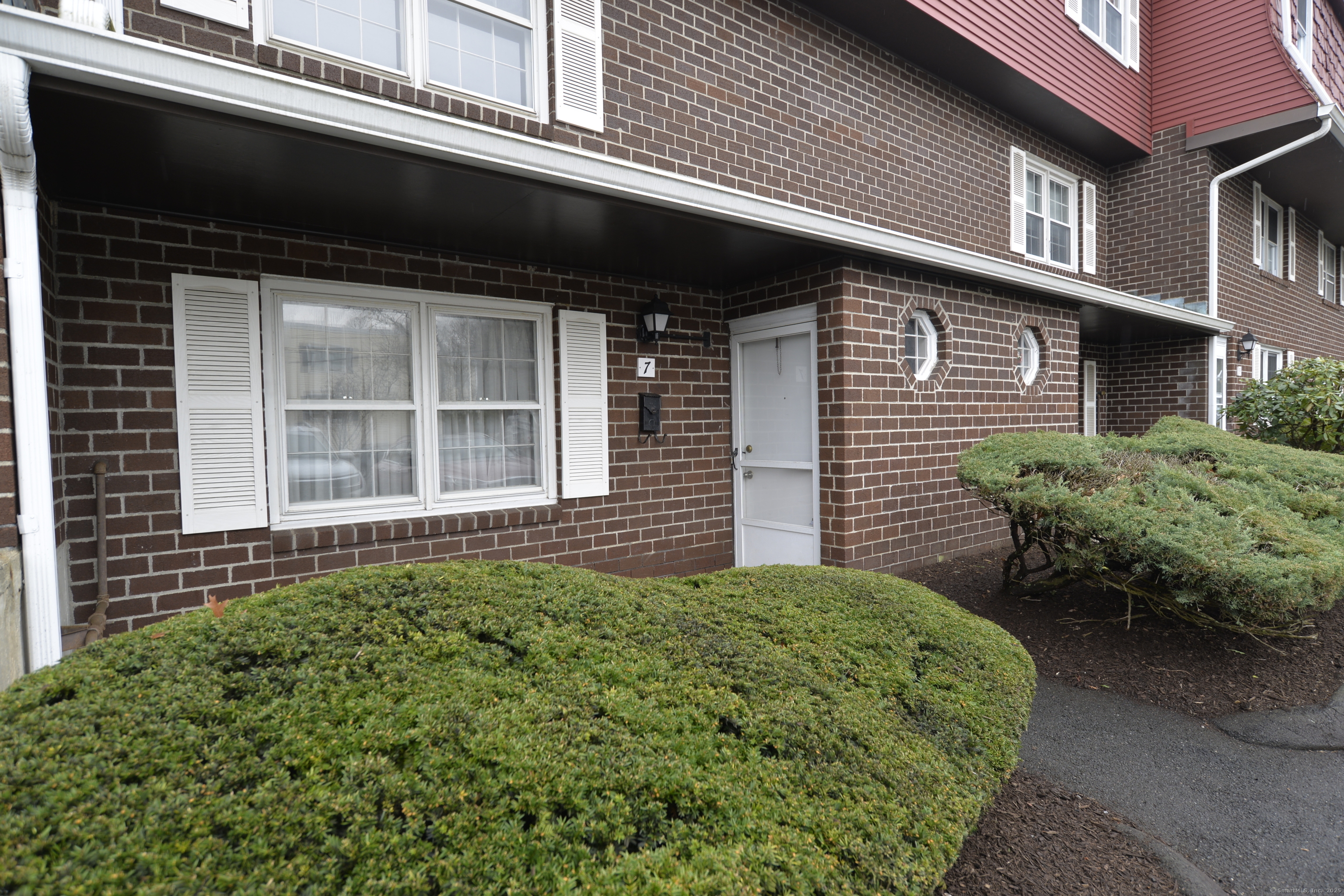 Property for Sale at Savin Park 7, West Haven, Connecticut - Bedrooms: 3 
Bathrooms: 2 
Rooms: 6  - $215,000