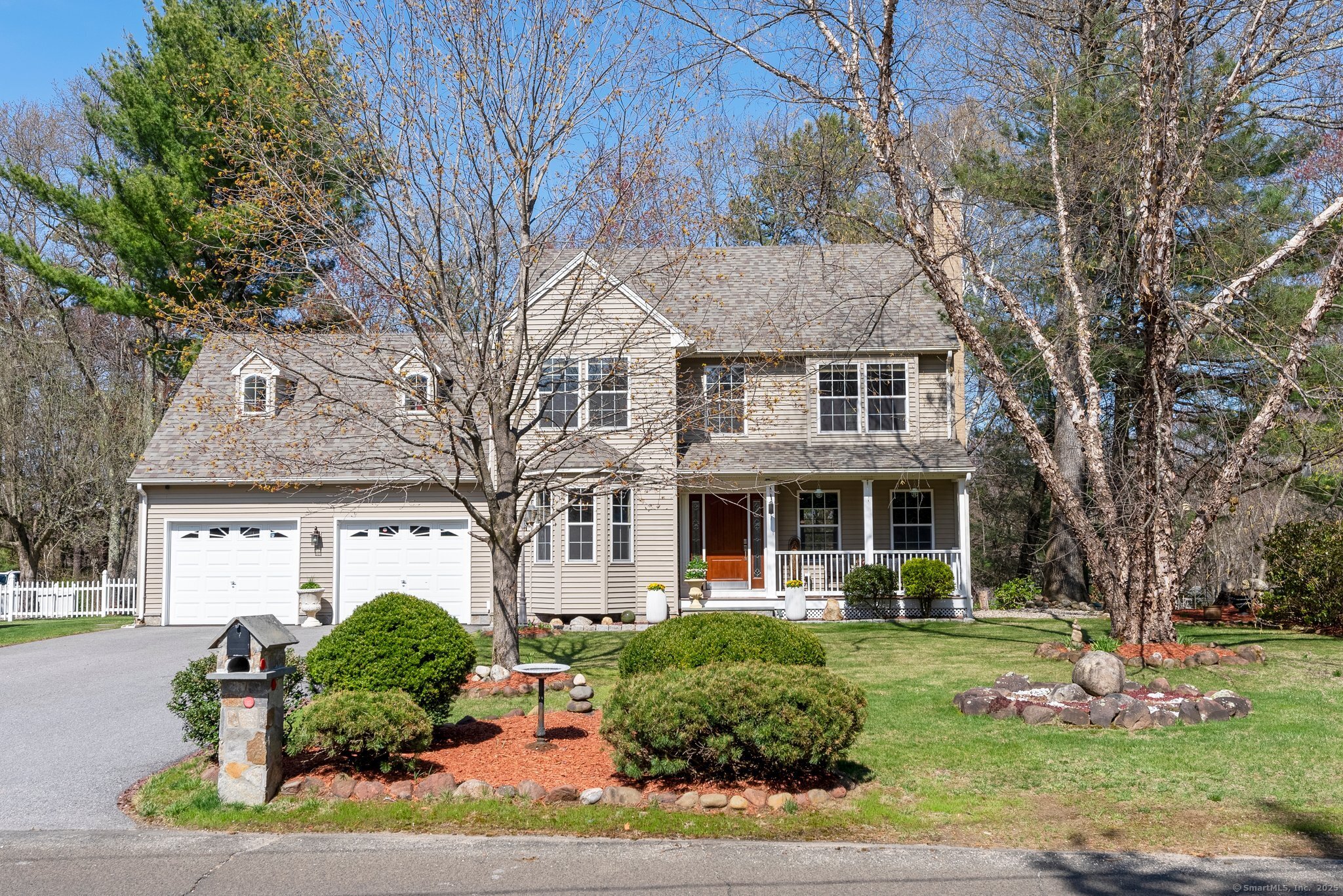 Village Lane, Burlington, Connecticut - 3 Bedrooms  
3 Bathrooms  
8 Rooms - 