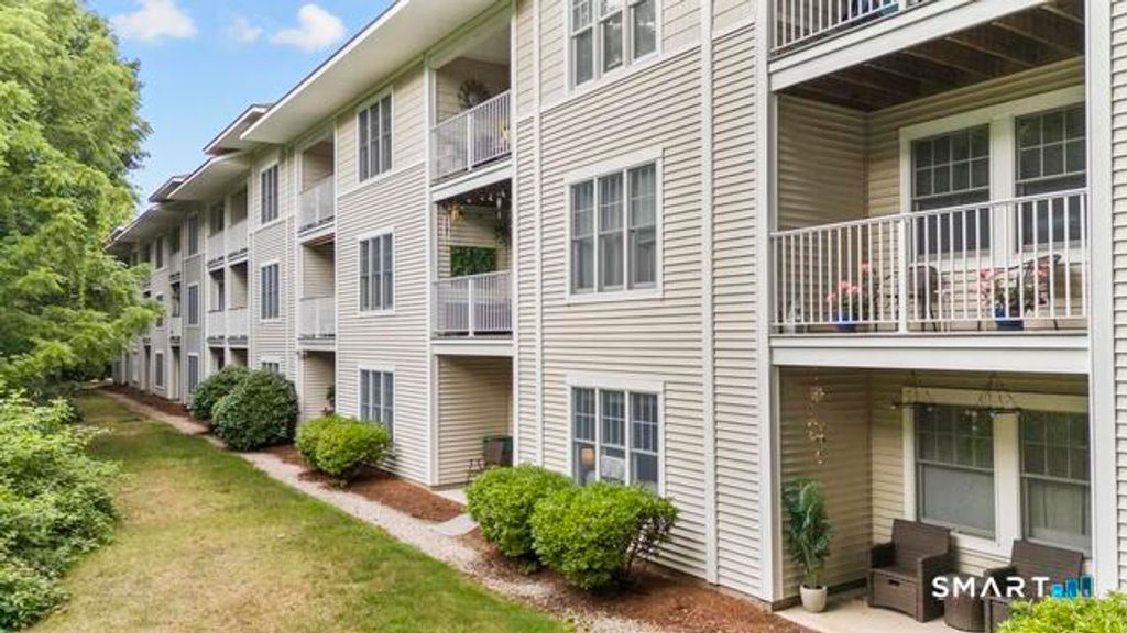 Photo of 468 Main Street #111, East Lyme, CT 06357 (MLS # 24159260)