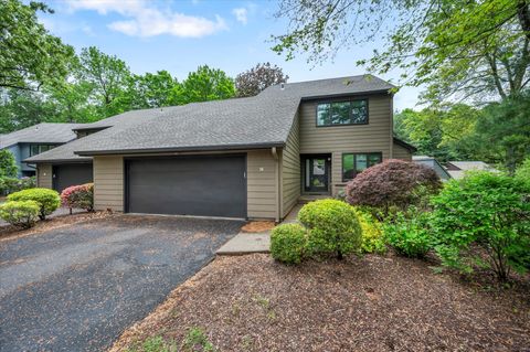 16 Ironwood Road 16 West Hartford CT 06117