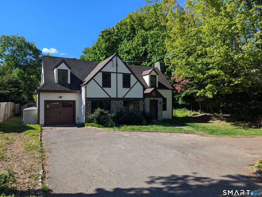 Photo of 23 Maltbie Avenue, Stamford, CT 06902 (MLS # 24169896)