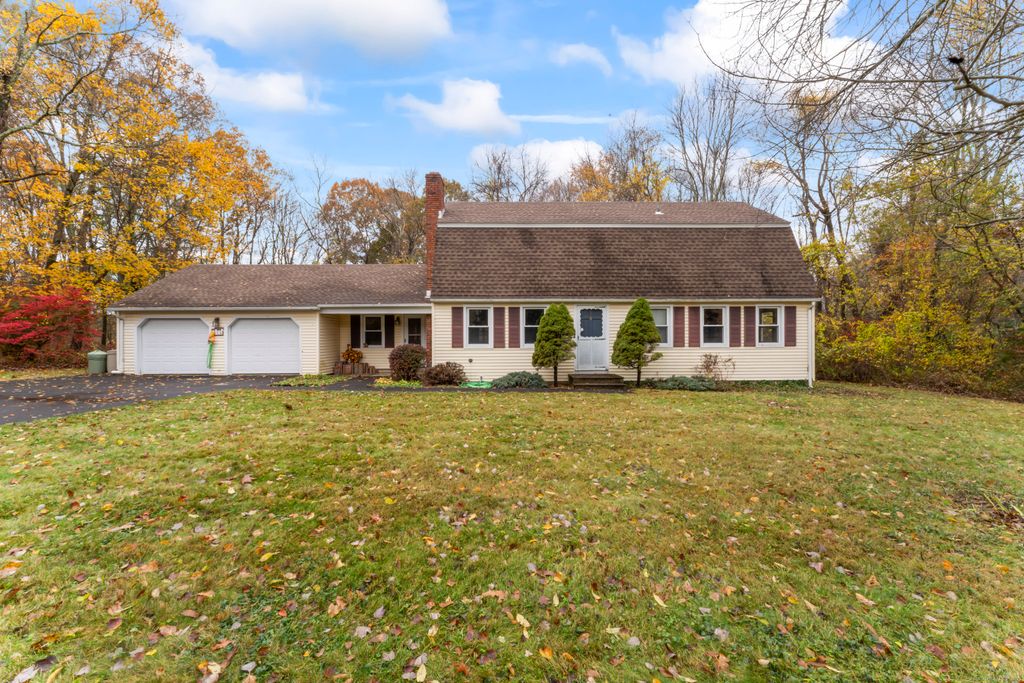 Photo of 16 Settlers Lane, Newtown, CT 06482 (MLS # 24136221)