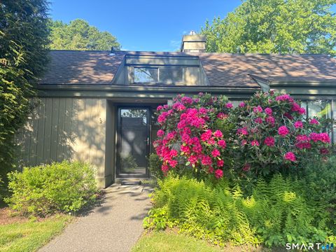 Condo For Sale - 643 Heritage Village #A<br/> Southbury, CT 06488
