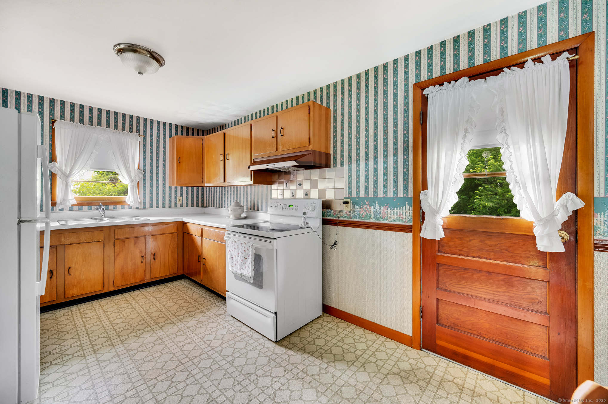 41 Londonderry Drive, Wallingford, Connecticut image 8