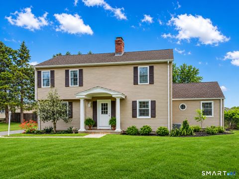 Homes For Sale - 50 Crown Street<br/> Fairfield County, Trumbull, CT 06611
