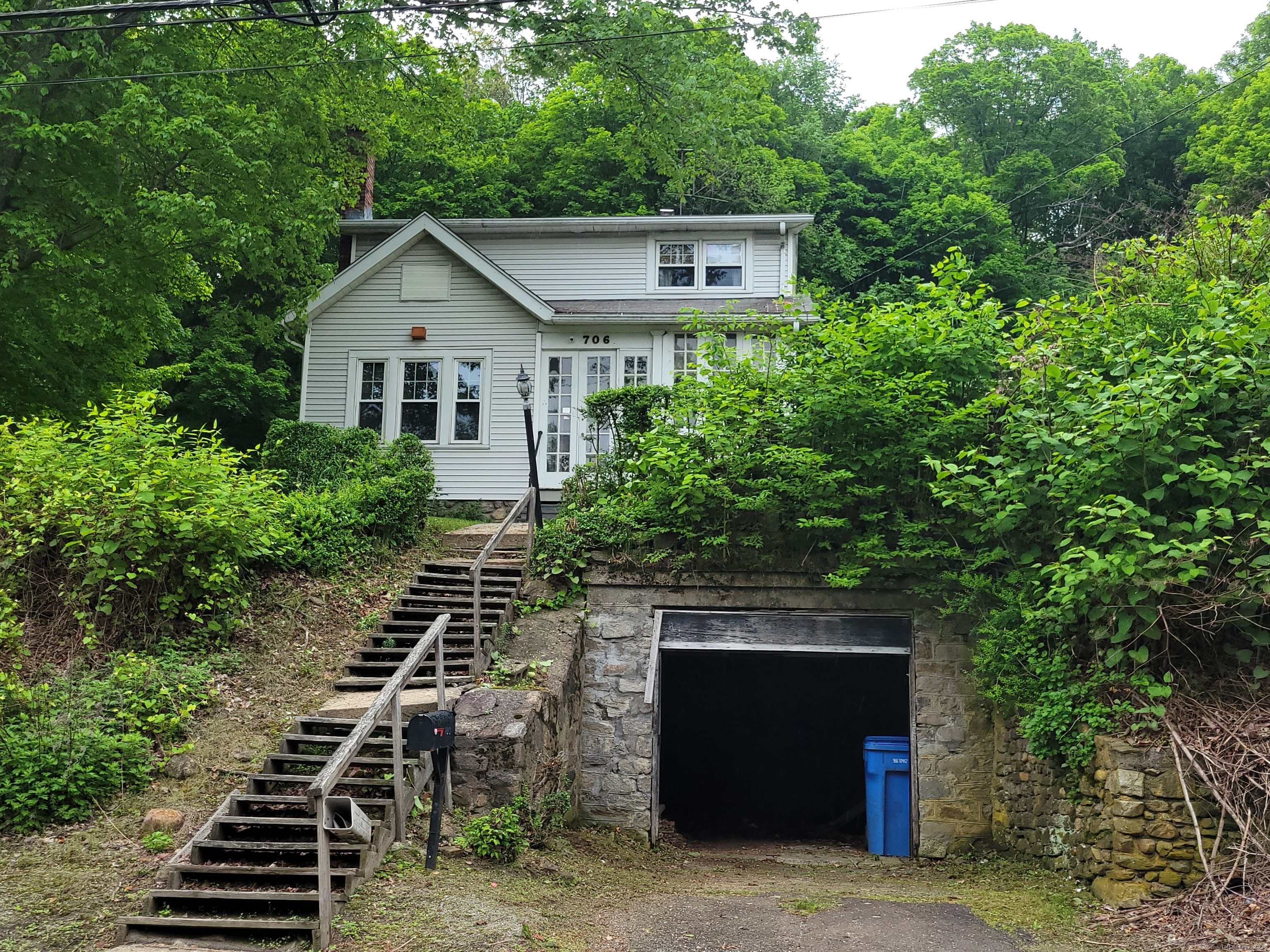 Property for Sale at Waterville Street, Waterbury, Connecticut - Bedrooms: 2 
Bathrooms: 2 
Rooms: 6  - $254,000