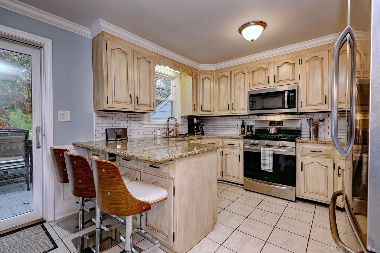10 Wilshire Boulevard, Milford, Connecticut image 13